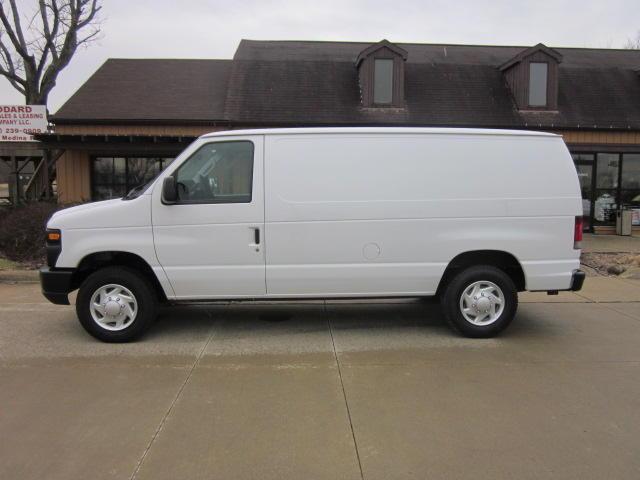 Ford Econoline 2011 photo 1