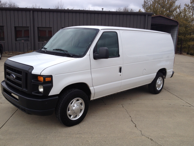 Ford Econoline 2011 photo 4