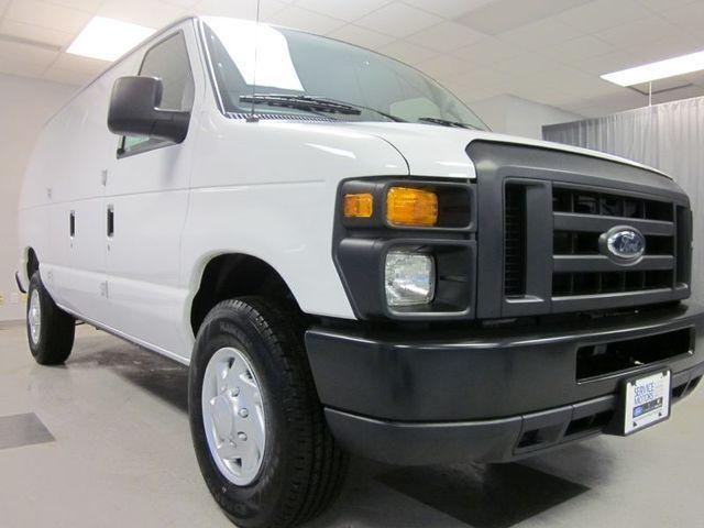 Ford Econoline 2011 photo 3