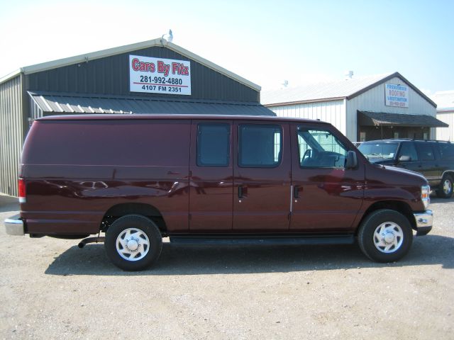 Ford Econoline 2011 photo 1