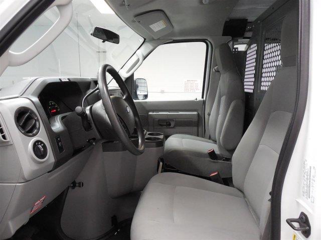 Ford Econoline 2012 photo 24