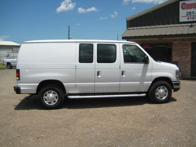 Ford Econoline 2012 photo 3