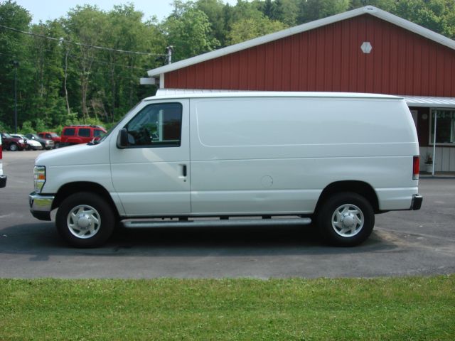 Ford Econoline 2012 photo 4