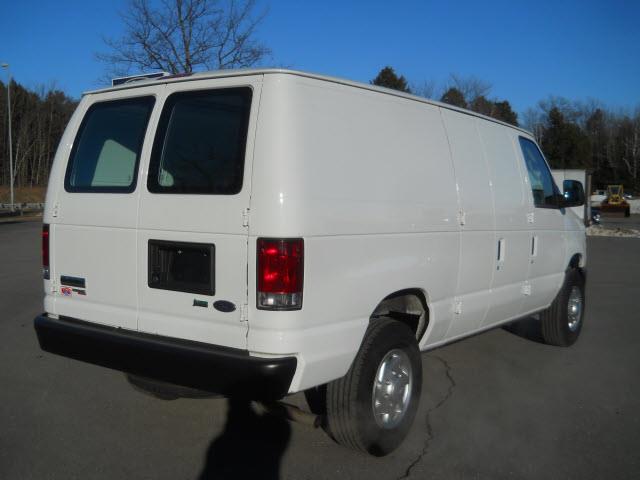 Ford Econoline 2012 photo 1