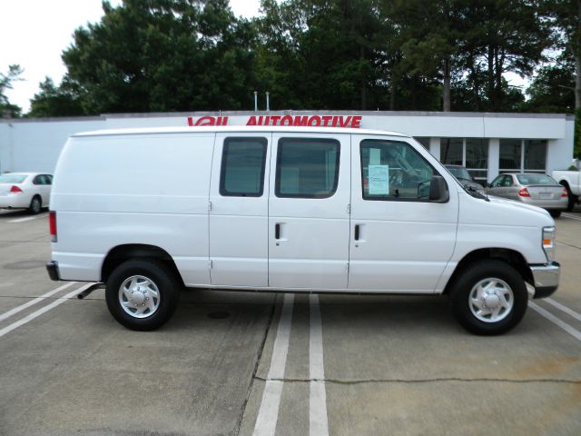 Ford Econoline 2012 photo 4