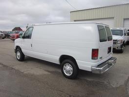 Ford Econoline 2012 photo 2