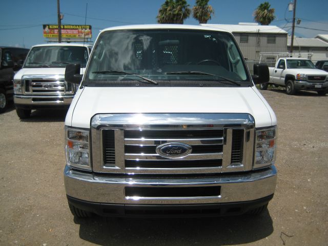 Ford Econoline 2012 photo 4