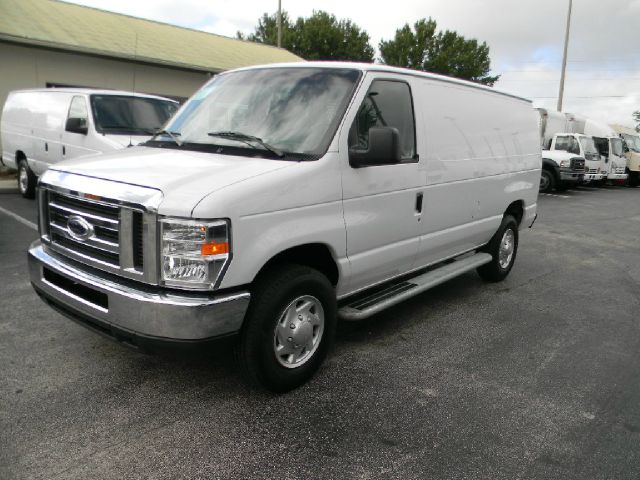 Ford Econoline 2012 photo 5