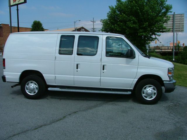 Ford Econoline 2012 photo 4