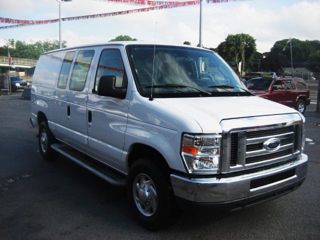 Ford Econoline 2012 photo 4