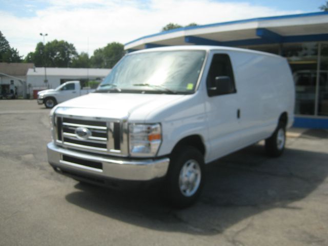 Ford Econoline 2012 photo 0