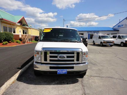 Ford Econoline 2012 photo 2