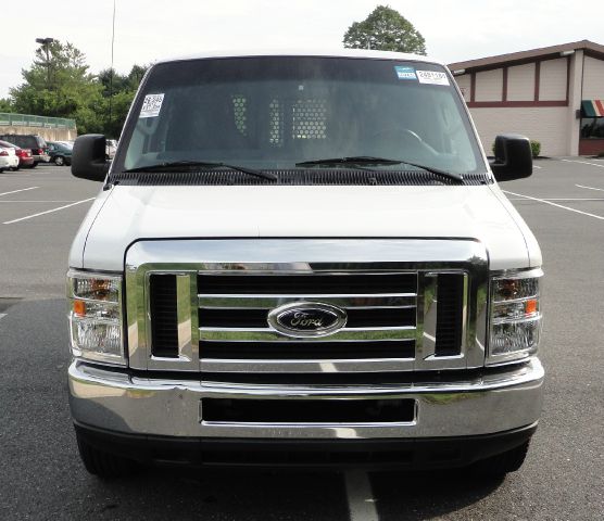 Ford Econoline 2012 photo 4