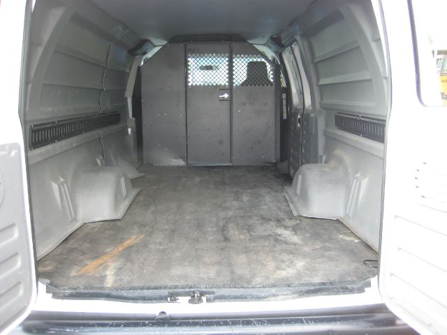 Ford Econoline 2012 photo 4