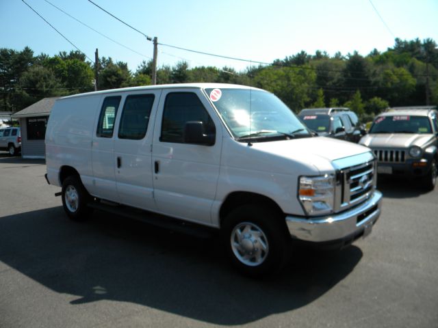 Ford Econoline 2012 photo 6