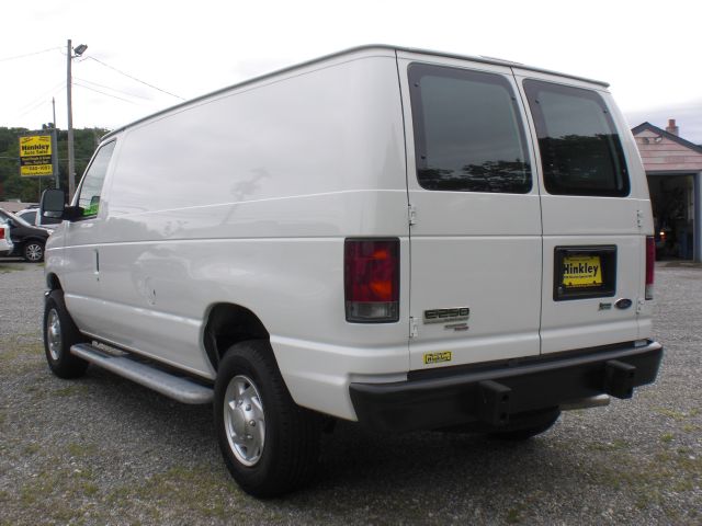 Ford Econoline 2012 photo 4