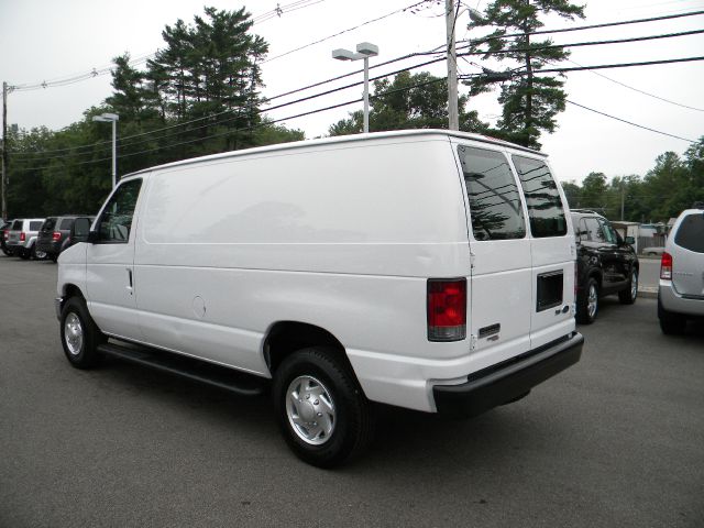 Ford Econoline 2012 photo 4