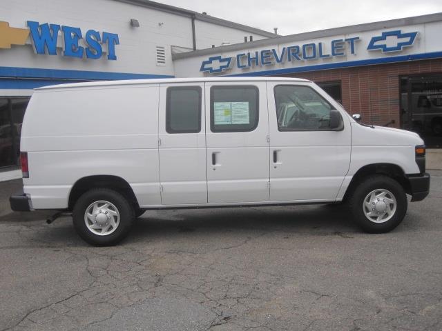 Ford Econoline 2012 photo 1