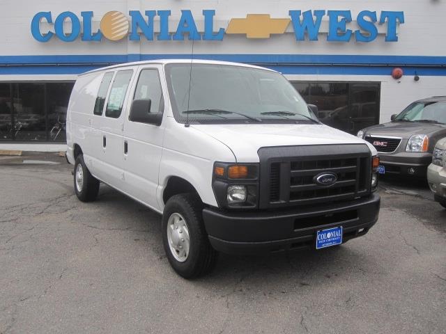 Ford Econoline 2012 photo 2