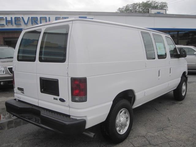 Ford Econoline 2012 photo 4