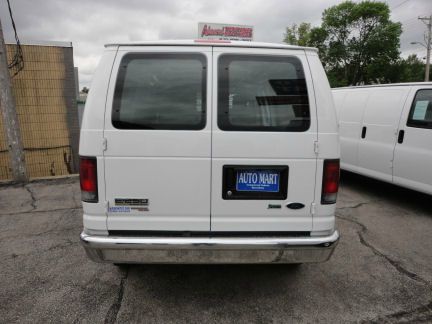 Ford Econoline 2012 photo 1