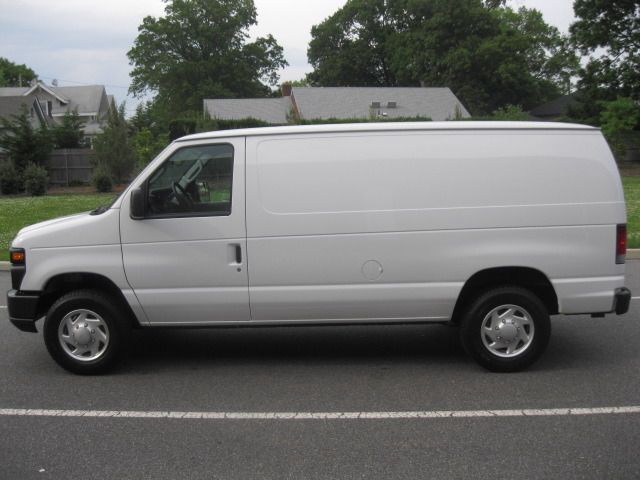 Ford Econoline 2012 photo 5