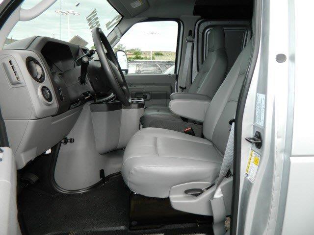 Ford Econoline 2012 photo 5