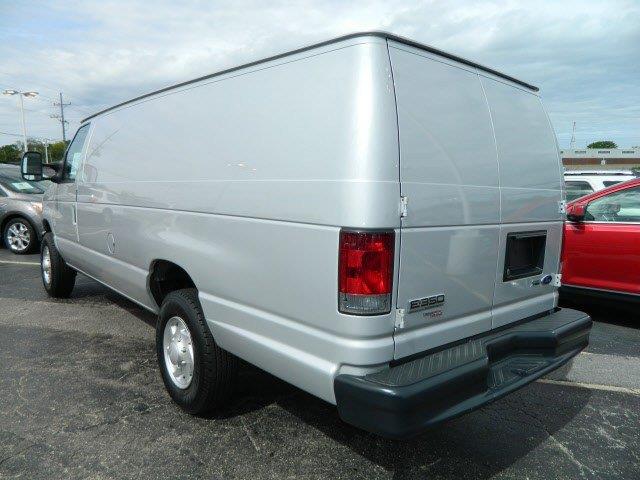 Ford Econoline 2012 photo 7