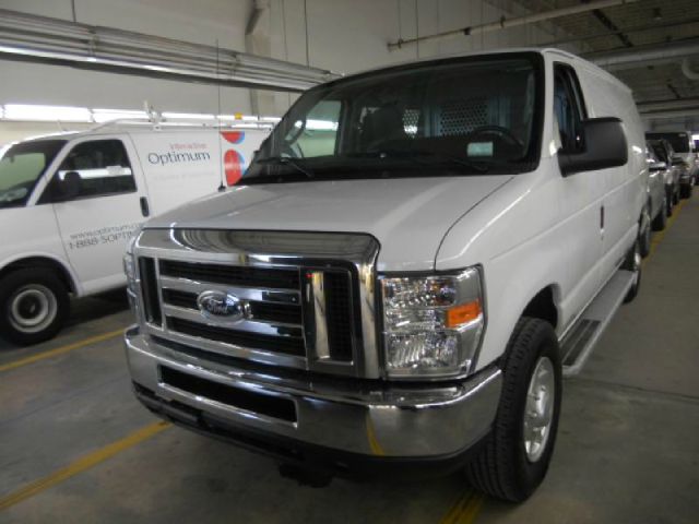 Ford Econoline 2012 photo 1