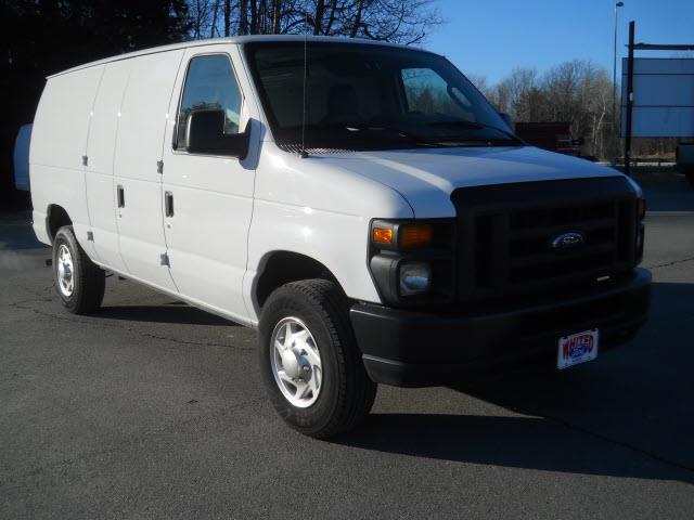 Ford Econoline 2012 photo 1