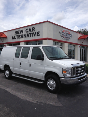 Ford Econoline 2012 photo 3