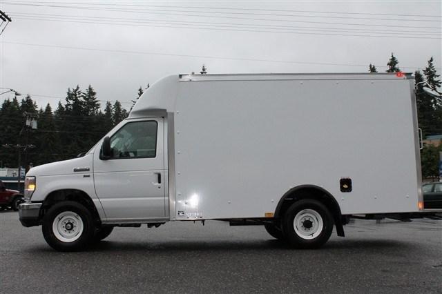 Ford Econoline 2013 photo 2