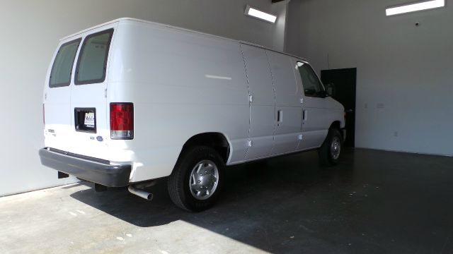 Ford Econoline SE Truck Passenger Van