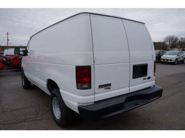 Ford Econoline 2013 photo 3