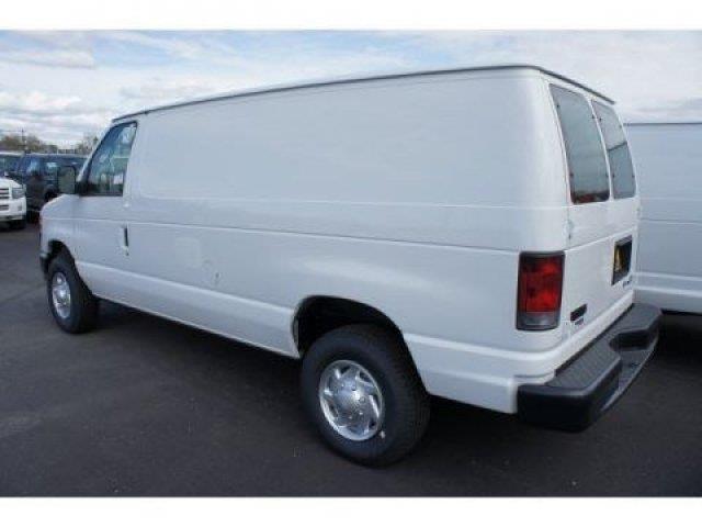 Ford Econoline 2013 photo 2