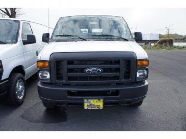 Ford Econoline 2013 photo 4