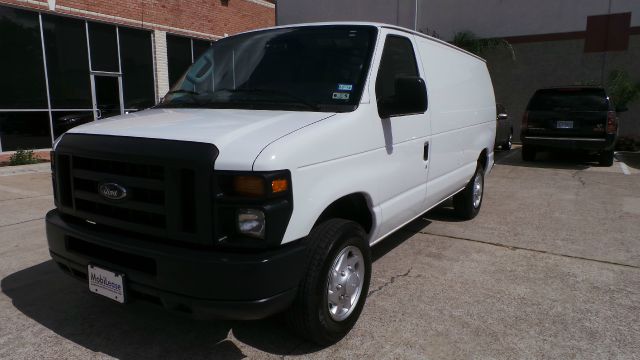 Ford Econoline SE Truck Passenger Van