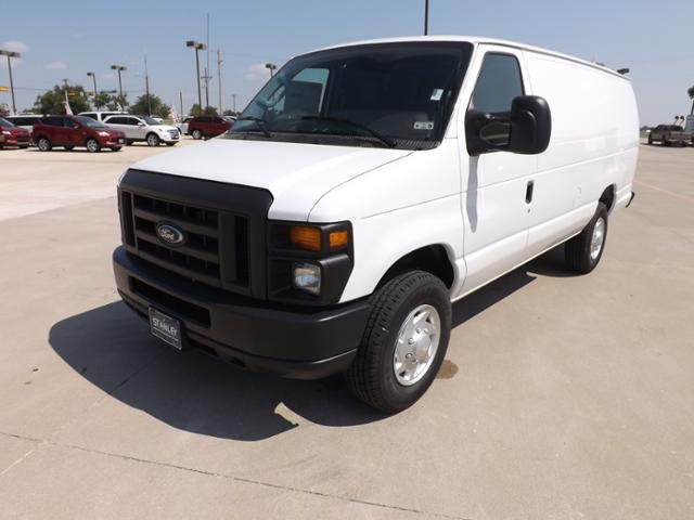 Ford Econoline 2013 photo 1