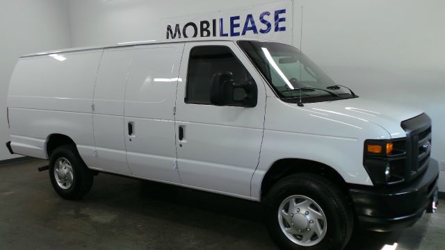 Ford Econoline 2013 photo 4