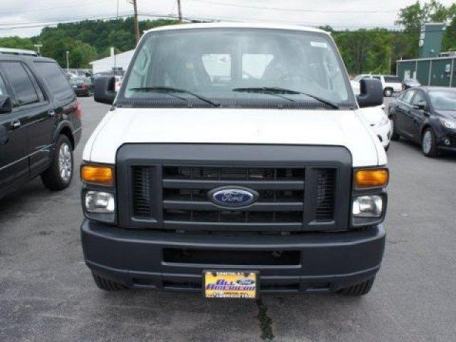 Ford Econoline 2013 photo 5