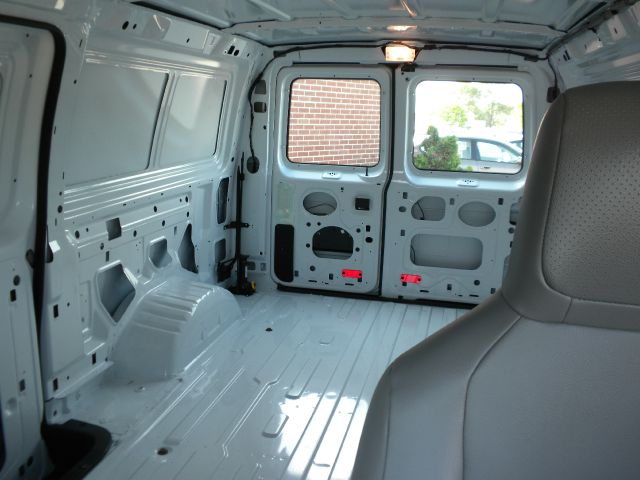 Ford Econoline 2013 photo 13