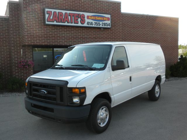 Ford Econoline 2013 photo 21