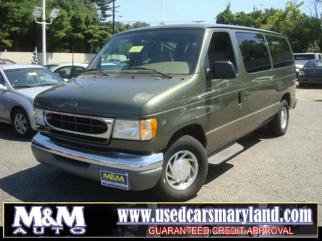 Ford Econoline Wagon 2002 photo 0