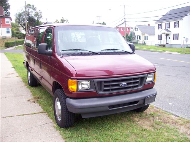 Ford Econoline Wagon Base Passenger Van