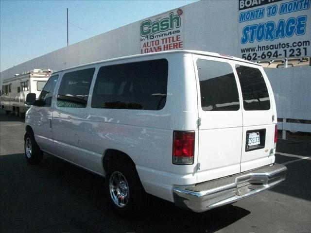 Ford Econoline Wagon Premier Nav AWD Passenger Van