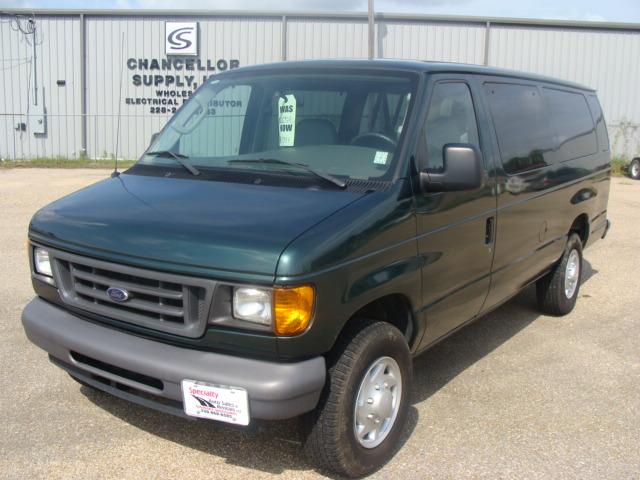 Ford Econoline Wagon 4dr Sdn CX Passenger Van