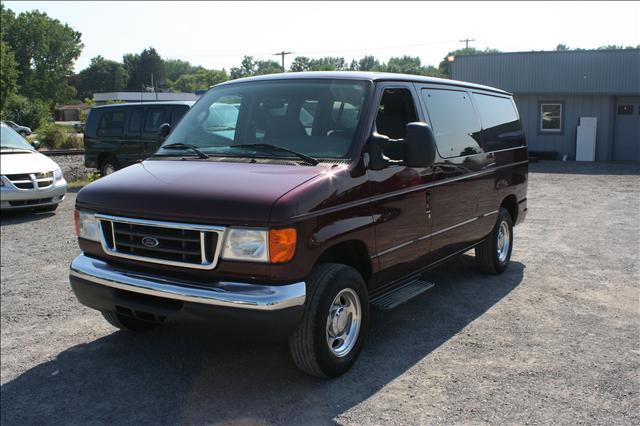 Ford Econoline Wagon Sport 4WD Passenger Van