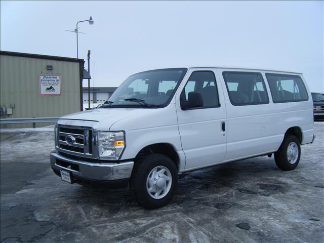 Ford Econoline Wagon 4WD CREW CAB 172lariat Passenger Van