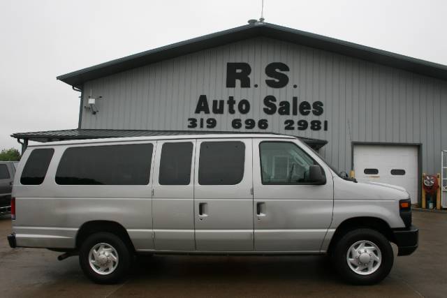 Ford Econoline Wagon Base Passenger Van