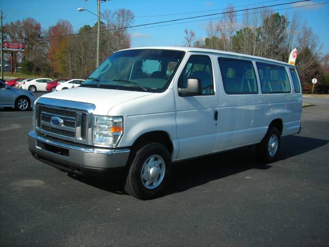 Ford Econoline Wagon Base Passenger Van